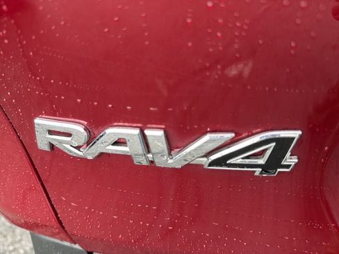 Used 2019 Toyota RAV4 XLE Premium w/ Cold Weather Package AWD/4WD image 15