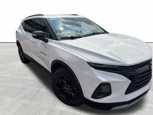 Used 2021 Chevrolet Blazer LT FWD image 2