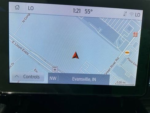 Used 2023 Ford Explorer Limited image 2