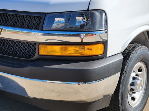 New 2025 Chevrolet Express 3500 w/ Power Convenience Package image 15
