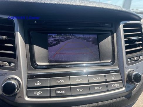 Used 2017 Hyundai Tucson SE AWD/4WD image 18