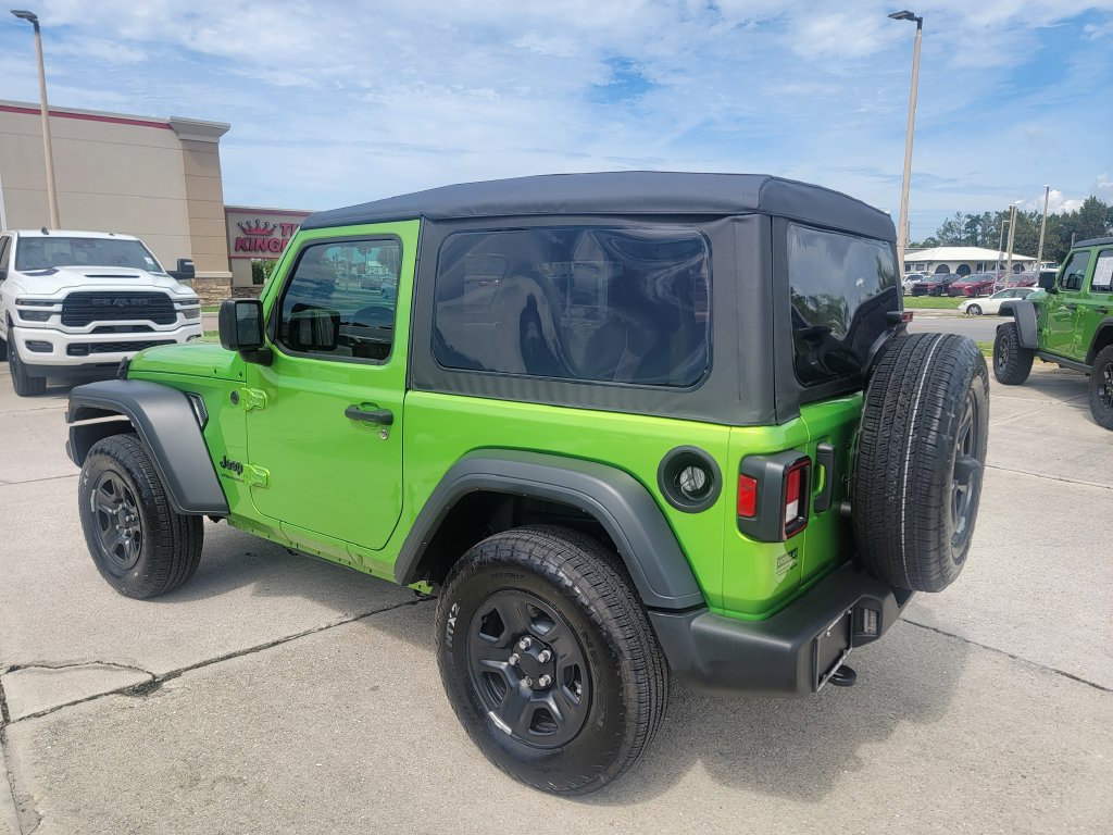 Used 2026 Jeep Wrangler Sport AWD/4WD image 3