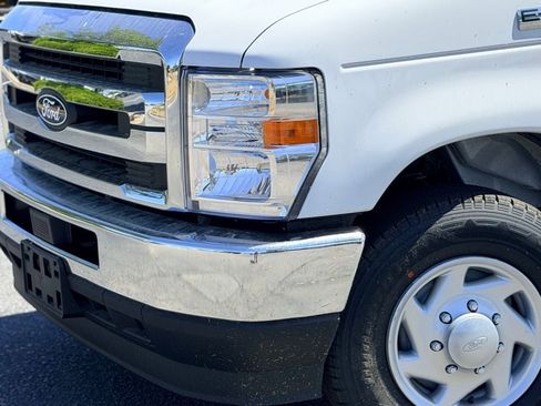 New 2027 Ford E-350 and Econoline 350 Super Duty w/ Power Equipment Group RWD image 3