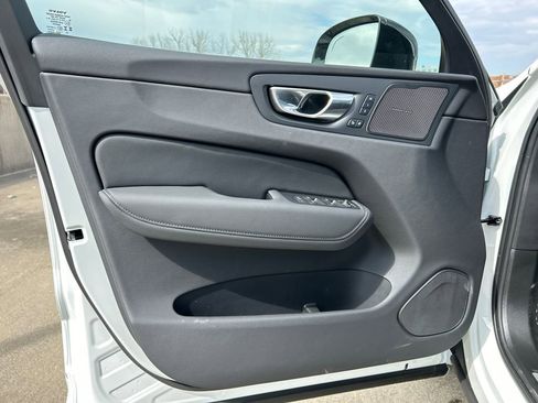 New 2026 Volvo XC60 B5 Ultra w/ Protection Package Premier image 9