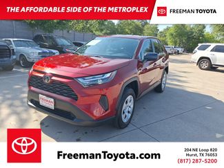 Used 2025 Toyota RAV4 LE FWD video 1