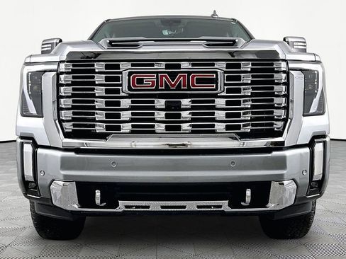 Used 2024 GMC Sierra 2500 Denali w/ Denali Reserve Package AWD/4WD image 2