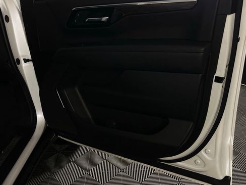 Used 2025 Chevrolet Tahoe Z71 image 32