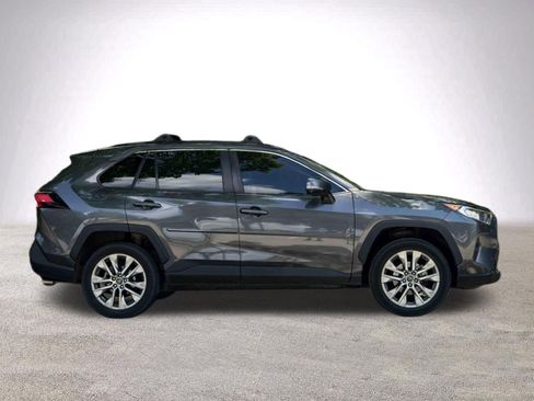 Used 2020 Toyota RAV4 XLE Premium FWD image 10