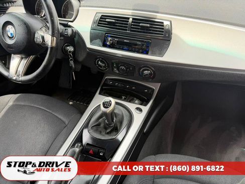 Used 2006 BMW Z4 3.0i RWD image 11
