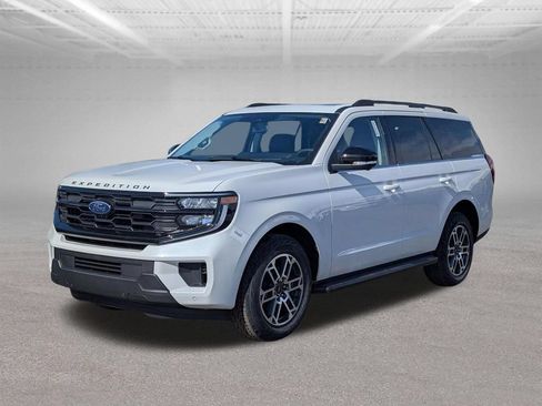 New 2026 Ford Expedition Active AWD/4WD image 2