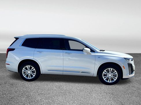 New 2025 Cadillac XT6 Luxury FWD image 28