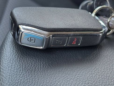 Used 2025 Kia Soul LX w/ LX Technology Package FWD image 20