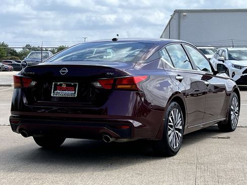 Used 2024 Nissan Altima 2.5 SV w/ SV Premium Package FWD image 4