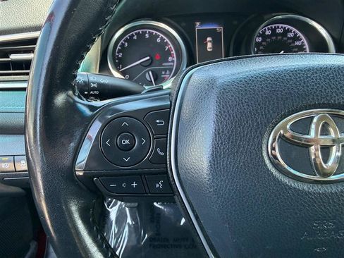 Used 2018 Toyota Camry SE FWD image 32