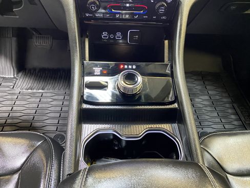 Used 2025 Jeep Grand Cherokee L Limited w/ Black Appearance Package image 49