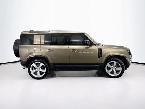 Certified 2024 Land Rover Defender 110 SE AWD/4WD image 4