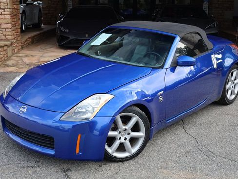 Used 2005 Nissan 350Z Touring image 3