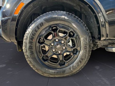 New 2025 Ford Ranger Lariat w/ FX4 Off-Road Package image 14