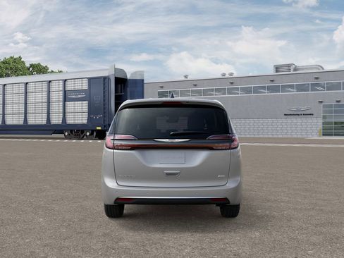 New 2026 Chrysler Pacifica Select AWD/4WD image 8