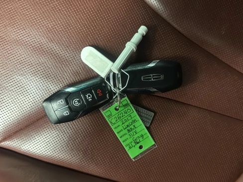Used 2017 Lincoln MKX Reserve FWD image 23