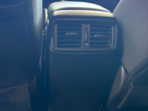 Used 2020 Nissan Rogue SV FWD image 12