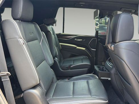 Used 2023 Cadillac Escalade Premium Luxury AWD/4WD image 23
