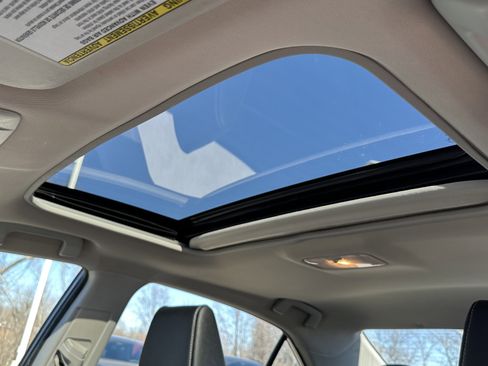 Used 2015 Toyota Corolla S Premium image 29