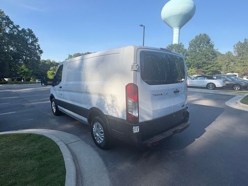 Used 2016 Ford Transit 150 130 Low Roof w/ Exterior Upgrade Package RWD image 5