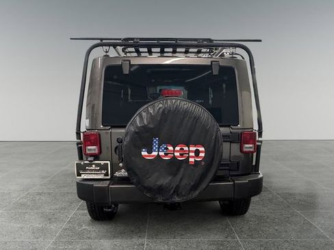 Used 2017 Jeep Wrangler Sahara w/ Connectivity Group AWD/4WD image 23