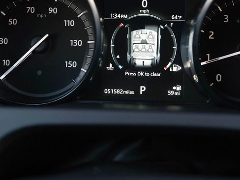 Used 2019 Land Rover Discovery Sport SE image 32