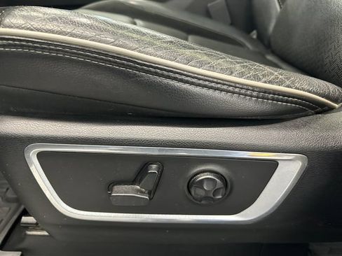 Used 2019 RAM 1500 Laramie AWD/4WD image 25
