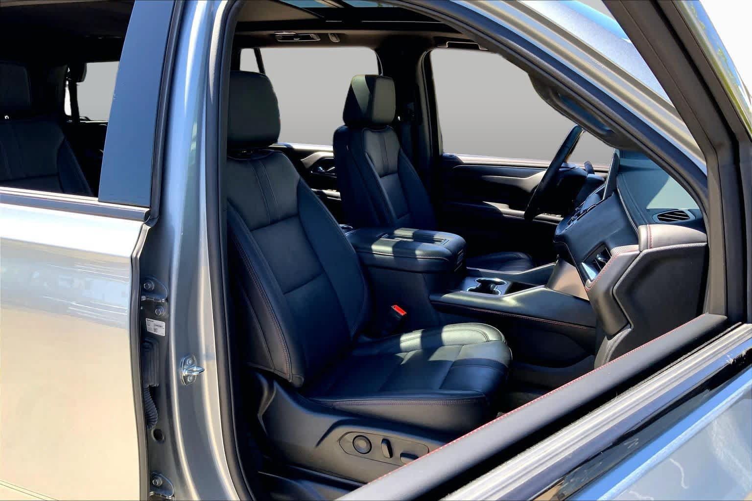 Used 2024 Chevrolet Tahoe RST w/ Luxury Package RWD image 8