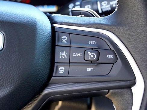 New 2025 Jeep Grand Cherokee Laredo w/ Luxury Tech Group I image 14