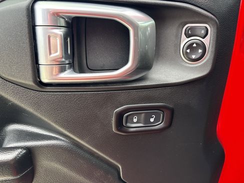Used 2018 Jeep Wrangler Unlimited Rubicon AWD/4WD image 17
