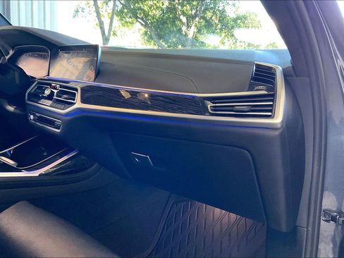 Used 2021 BMW X7 M50i w/ Cold Weather Package AWD/4WD image 26