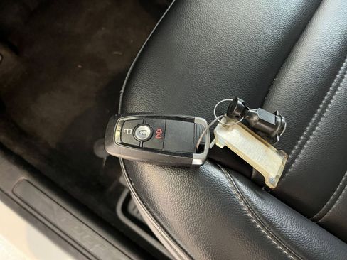 Used 2024 Ford Edge SEL image 22