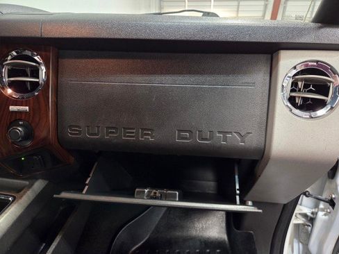 Used 2013 Ford F350 Lariat w/ Lariat Interior Pkg image 41