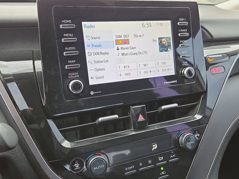 Used 2023 Toyota Camry SE image 15