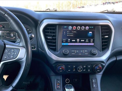 Used 2018 GMC Acadia SLT image 30