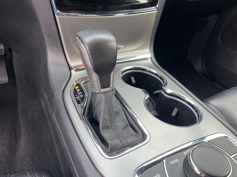 Used 2020 Jeep Grand Cherokee Limited image 14