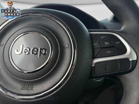 Used 2023 Jeep Renegade Latitude AWD/4WD image 26