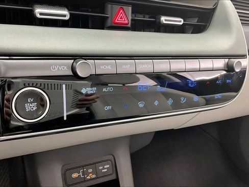 Used 2025 Hyundai Ioniq 5 Limited image 31