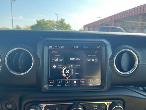 Used 2018 Jeep Wrangler Unlimited Sahara image 70