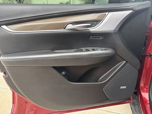 Used 2023 Cadillac XT5 Sportv w/ Platinum Package image 11