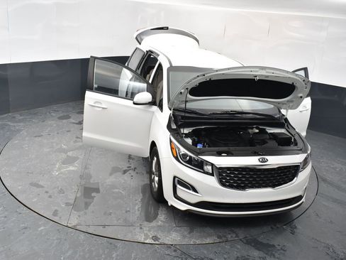 Used 2021 Kia Sedona LX image 14