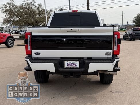 Used 2025 Ford F350 Platinum w/ FX4 Off-Road Package image 5