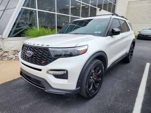 Used 2020 Ford Explorer ST w/ ST High-Performance Pack AWD/4WD image 2