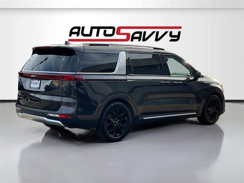 Used 2022 Kia Carnival SX Prestige image 7