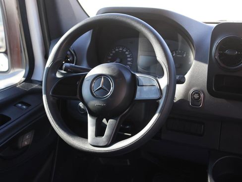Used 2019 Mercedes-Benz Sprinter 2500 image 22