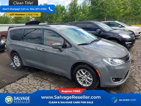 Used 2020 Chrysler Pacifica Limited w/ Quick Oder Package 2EV RED-S FWD image 5